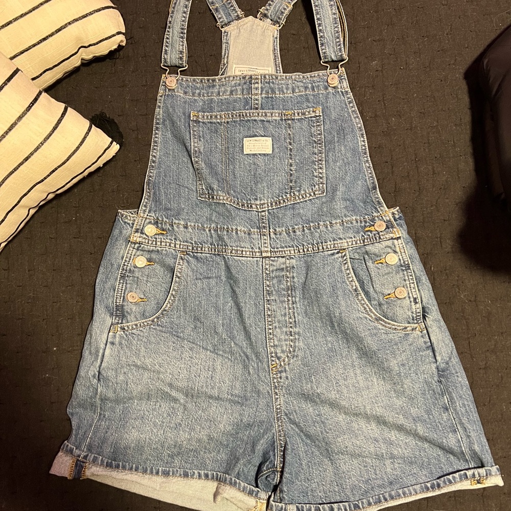 NWOT Levi’s overalls
